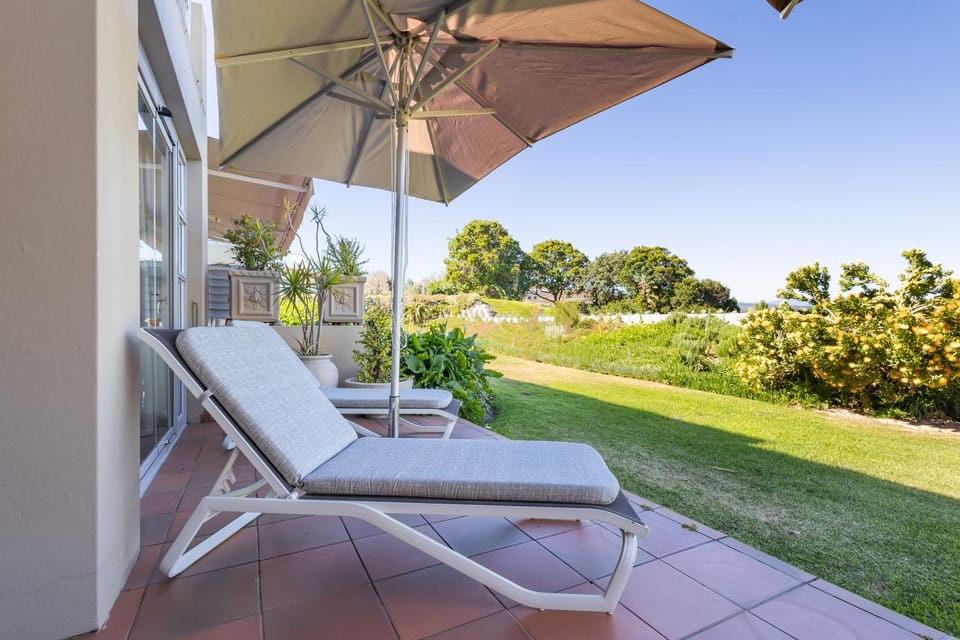 Patio, Day, Garden view, sunbed