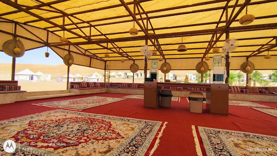 Day, Seating area, internet
