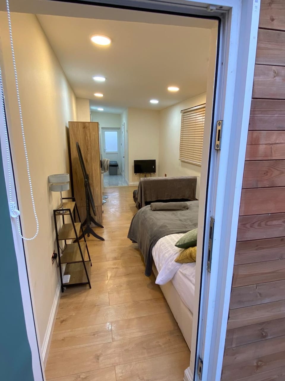Charming Cambridge Studio with Private Garden Apartment in Cambridge