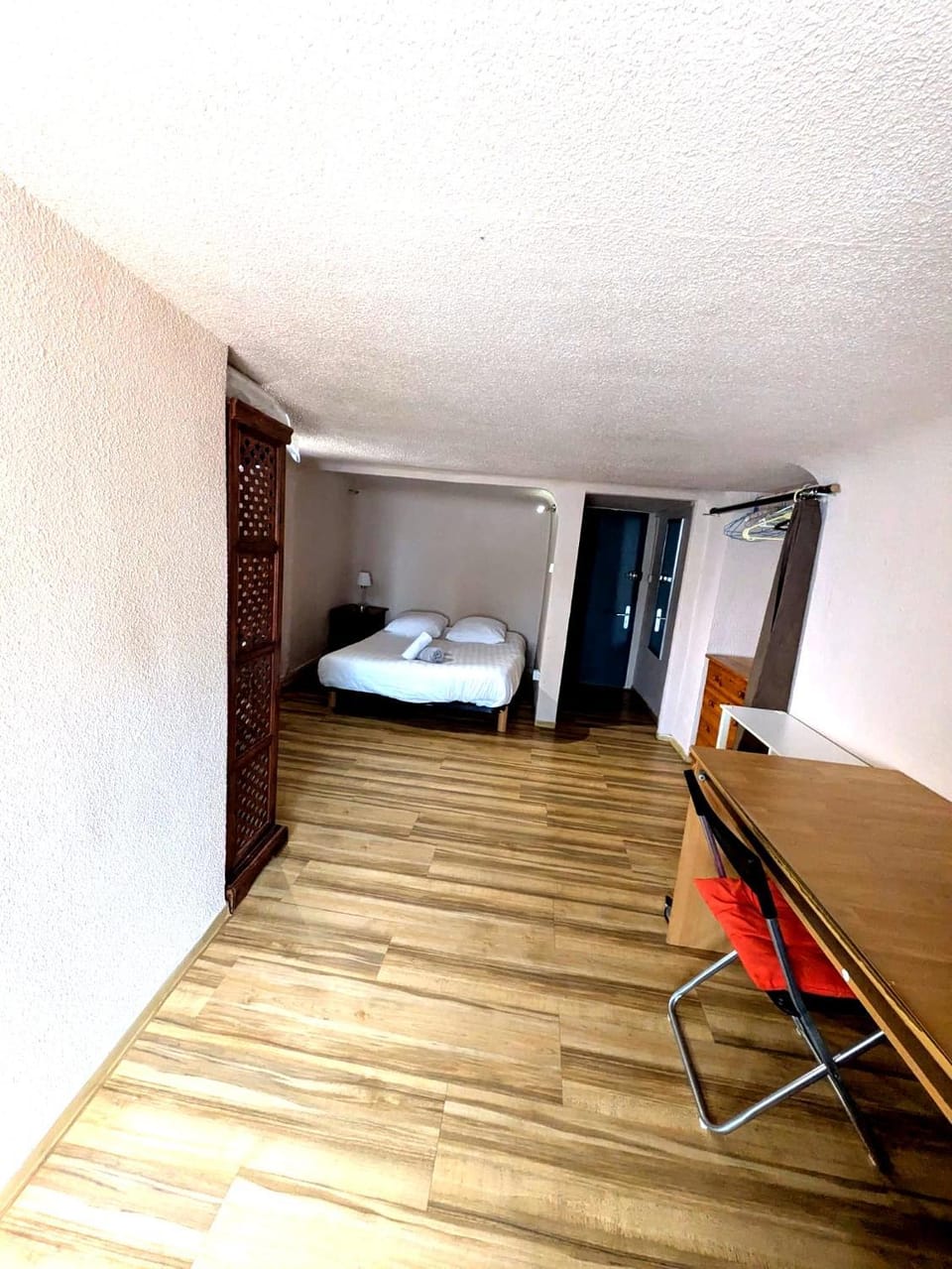 Photo of the whole room