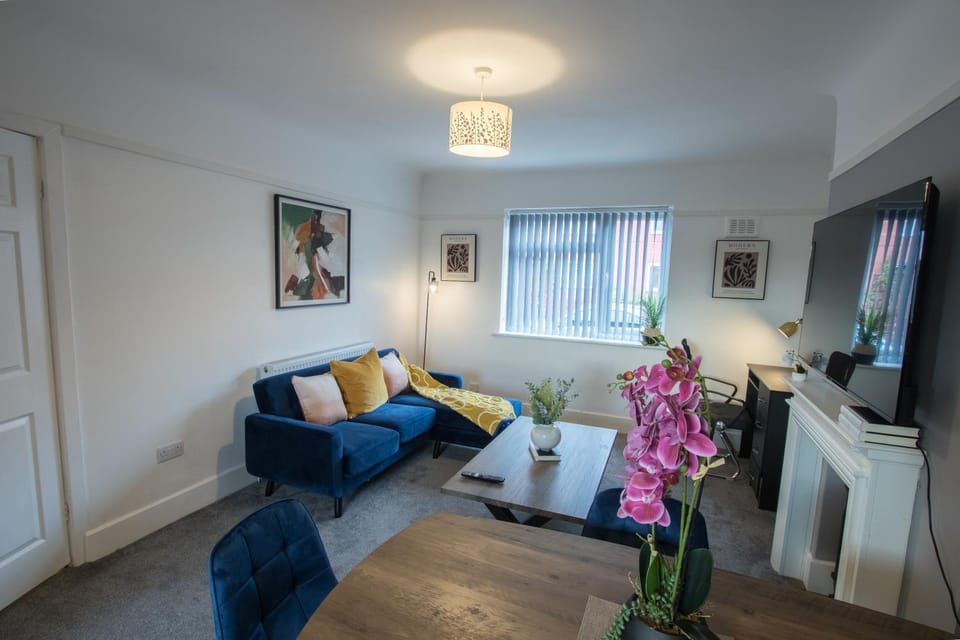 TV and multimedia, Living room, Seating area