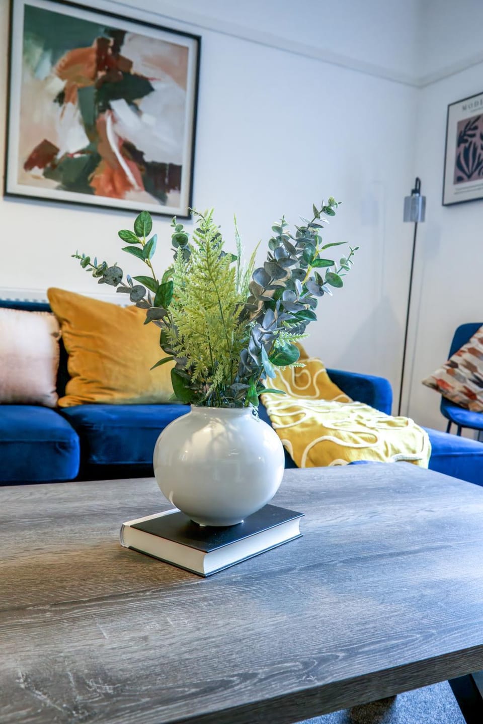 Living room, Decorative detail, Seating area