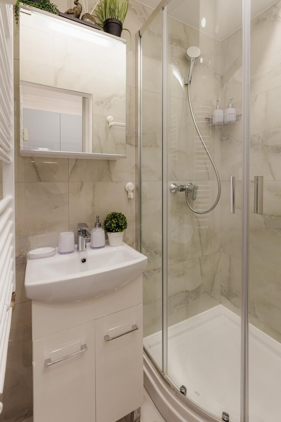 Shower, Bathroom, towels