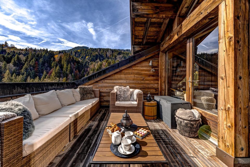 Patio, Off site, Day, Natural landscape, Coffee/tea facilities, View (from property/room), Balcony/Terrace, Seating area, Dining area, Breakfast