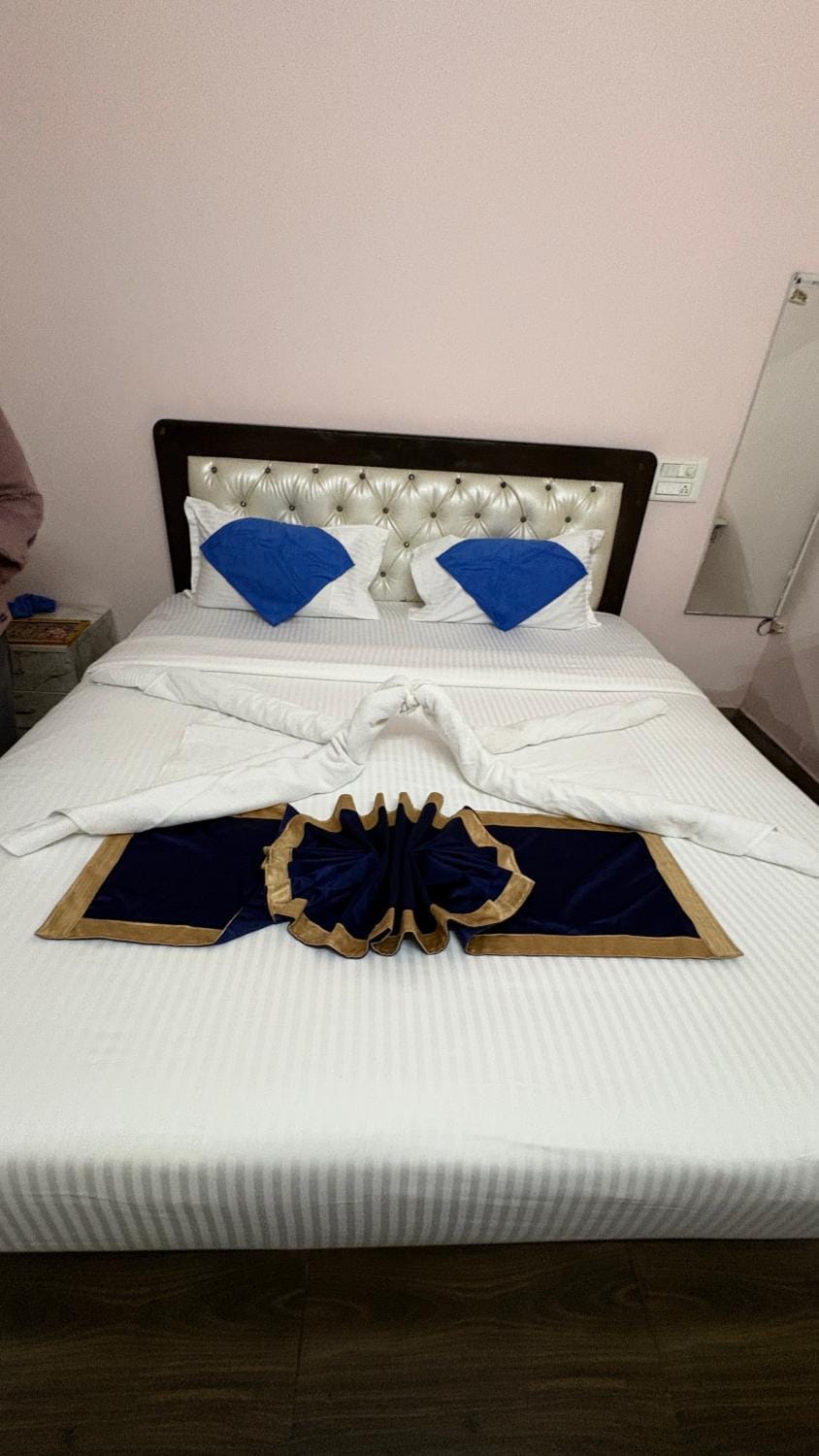White Rabbit Rooms Hotel in Bengaluru