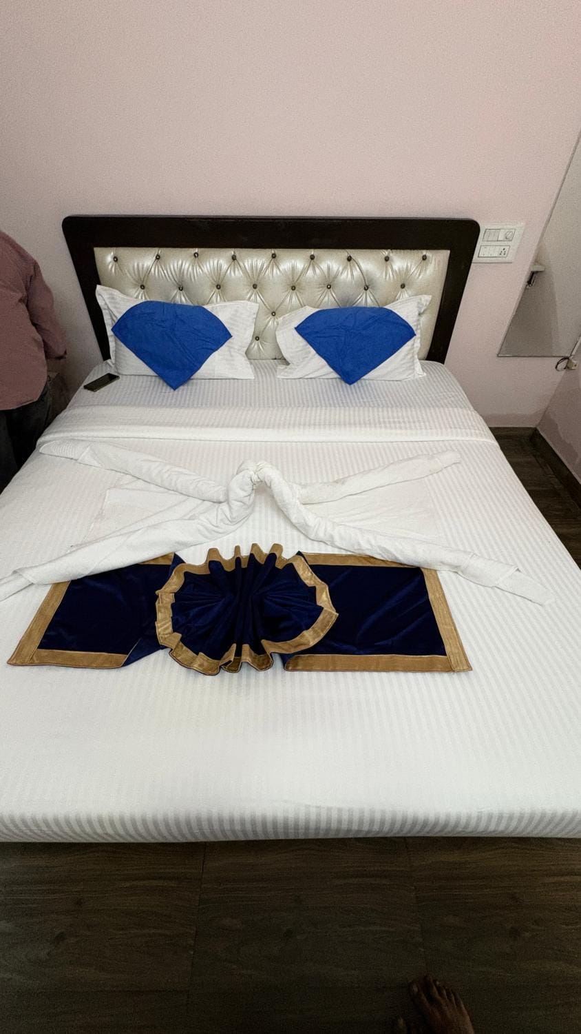 White Rabbit Rooms Hotel in Bengaluru