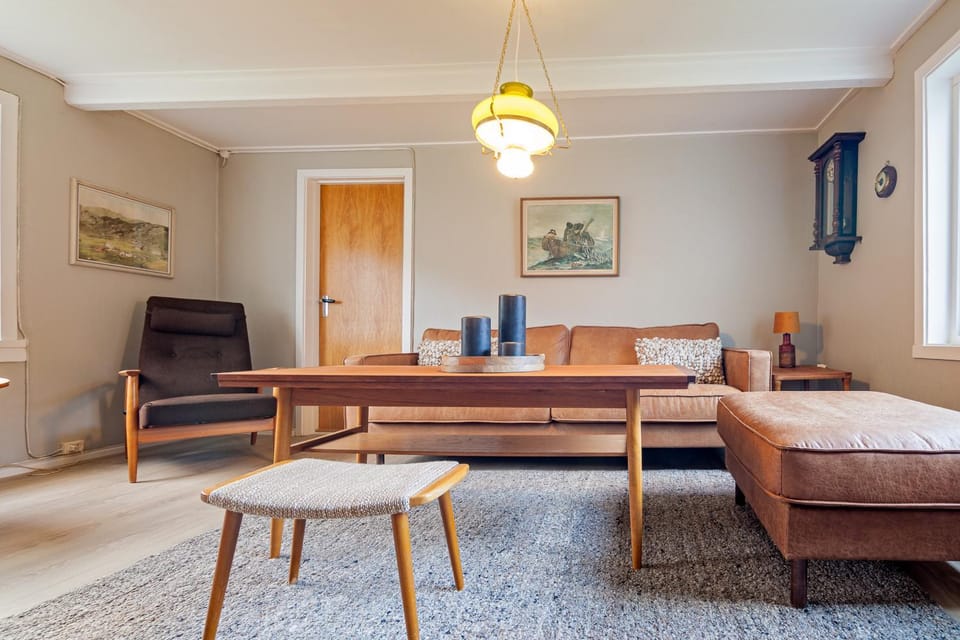 Living room, Photo of the whole room, Seating area