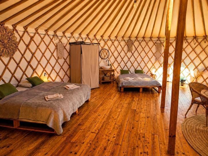 Jurty u jezírka Luxury tent in Czechia