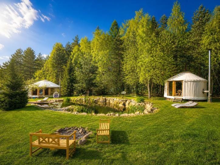 Jurty u jezírka Luxury tent in Czechia