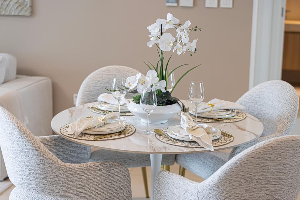 Seating area, Dining area