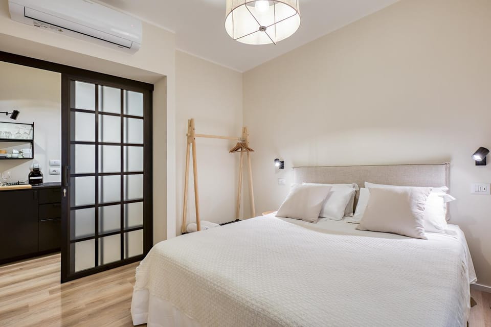 Bed, Photo of the whole room, Bedroom, air conditioner