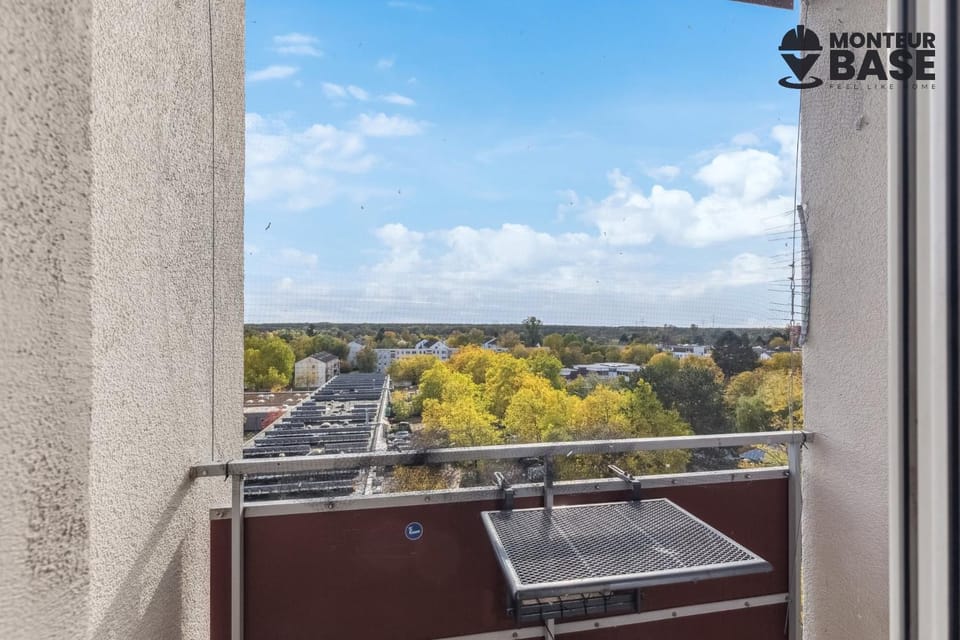 Property building, Day, View (from property/room), Balcony/Terrace, City view