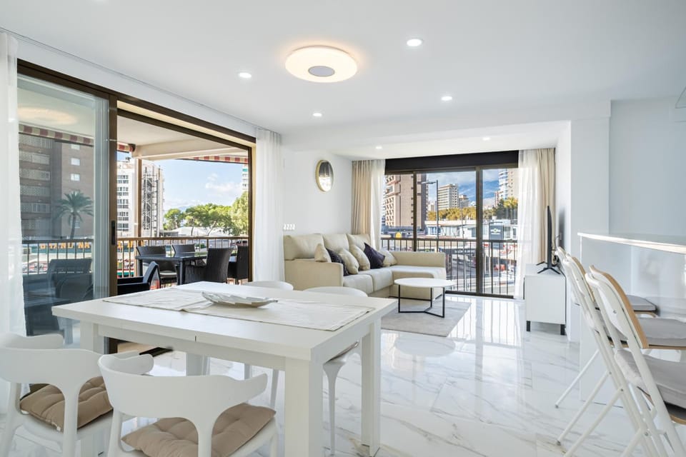 View (from property/room), Balcony/Terrace, Living room, Dining area