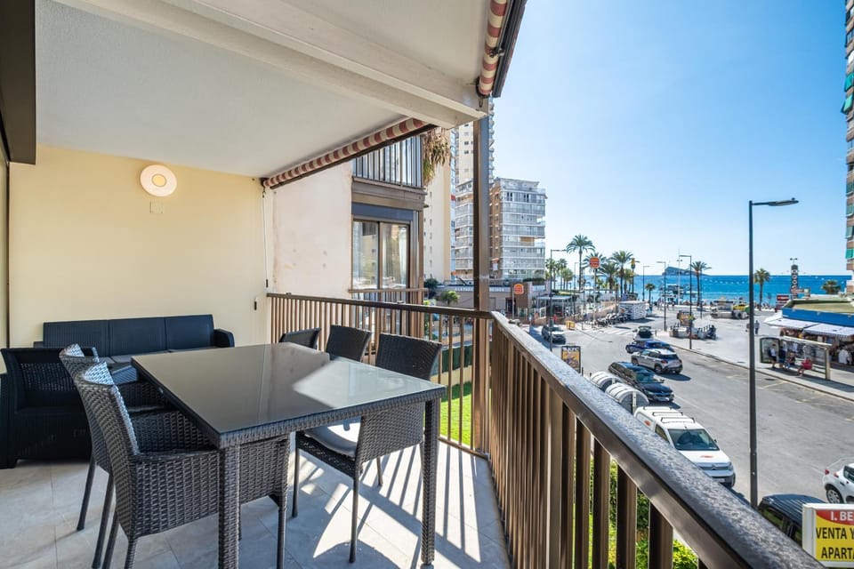 Property building, Day, Natural landscape, View (from property/room), Balcony/Terrace, Living room, City view, Sea view, Location