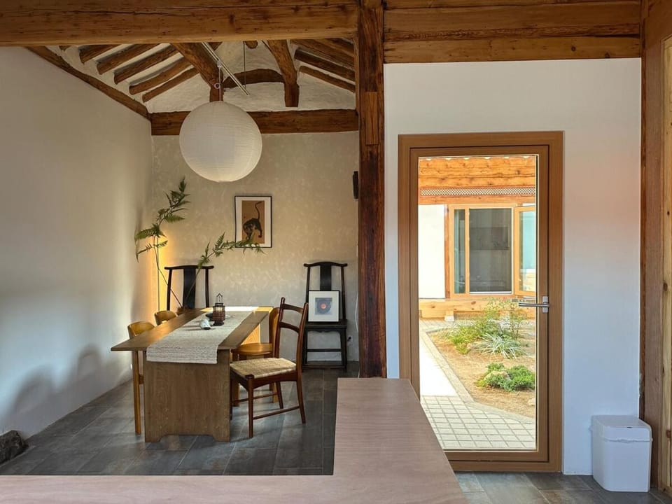 Living room, Seating area, Dining area, Mountain view, Mountain view, Quiet street view, Inner courtyard view