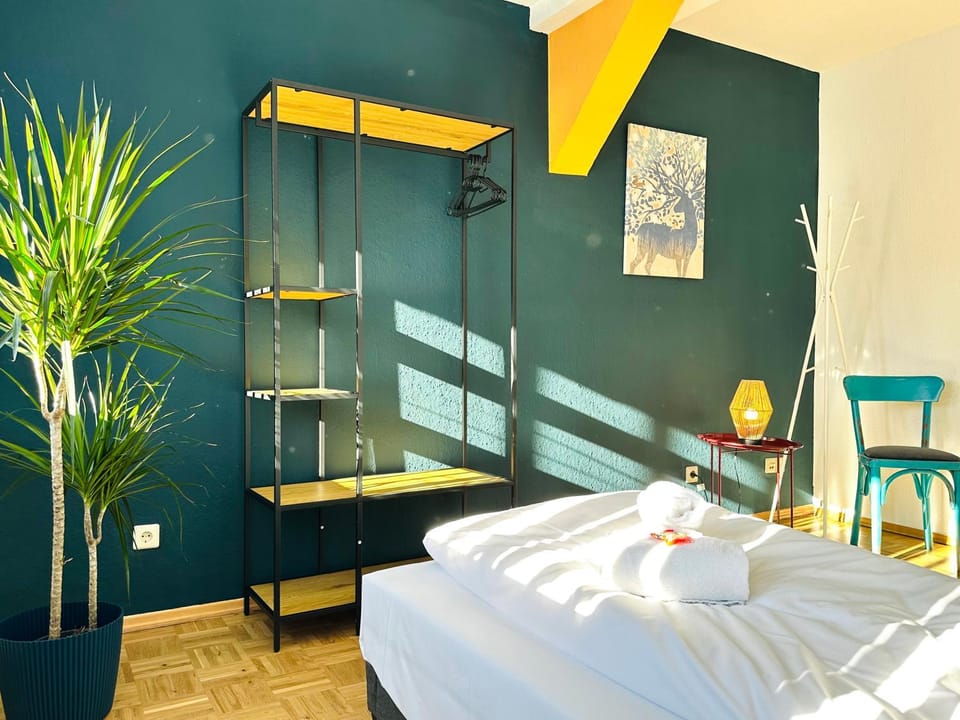 Bed, Photo of the whole room, towels