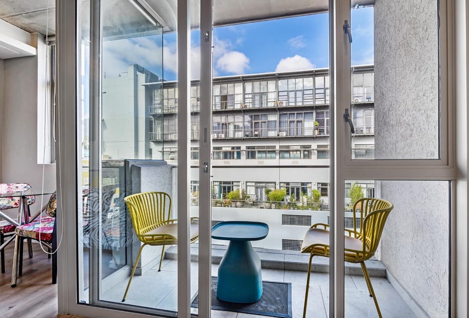 Luxury Mountain View Apartment in Cape Town