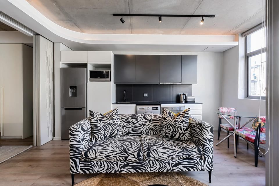 Luxury Mountain View Apartment in Cape Town