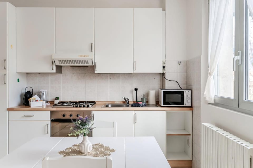 Dining area, kitchen