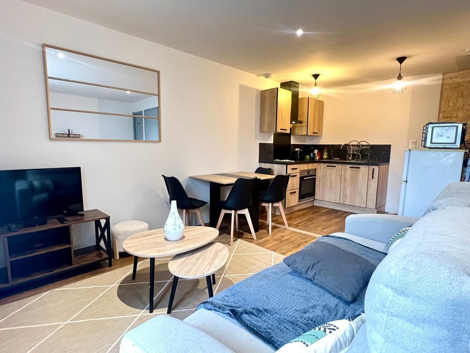 Kitchen or kitchenette, Living room, Dining area