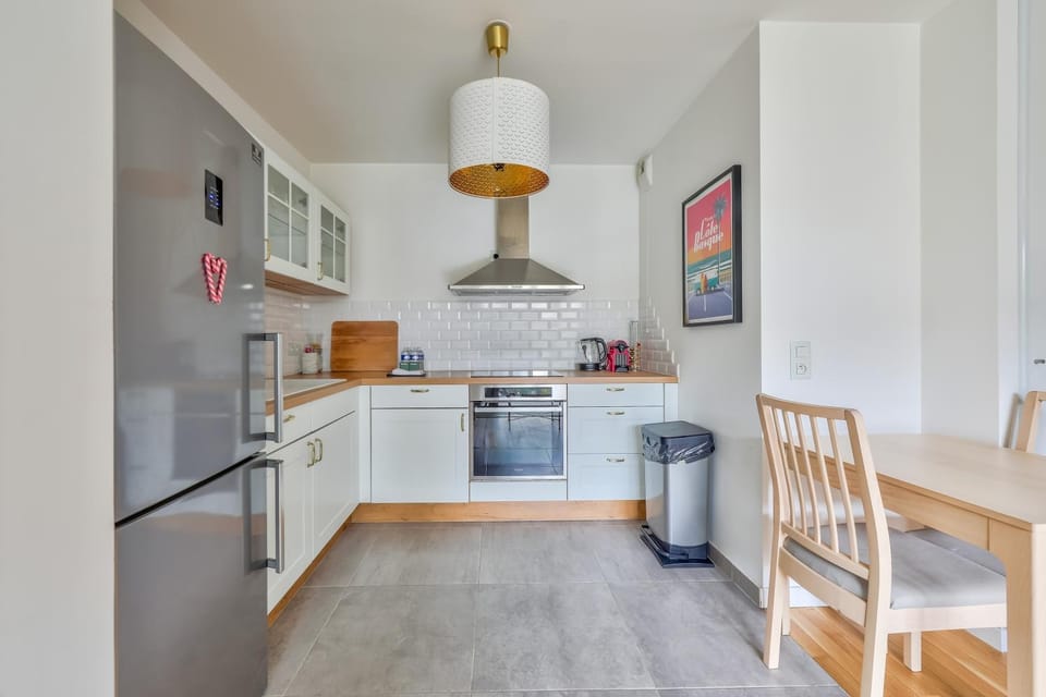 Nice 1BR flat with lovely terrace and parking Apartment in Saint-Cloud