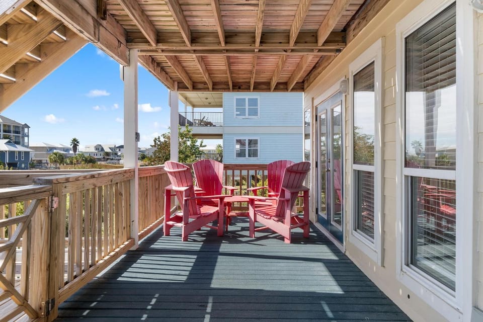 When Pigs Fly Down Beach House House in West Beach