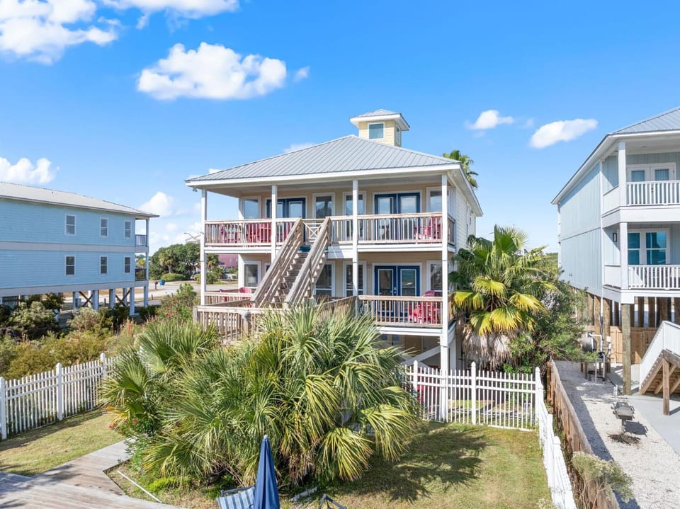 When Pigs Fly Down Beach House House in West Beach
