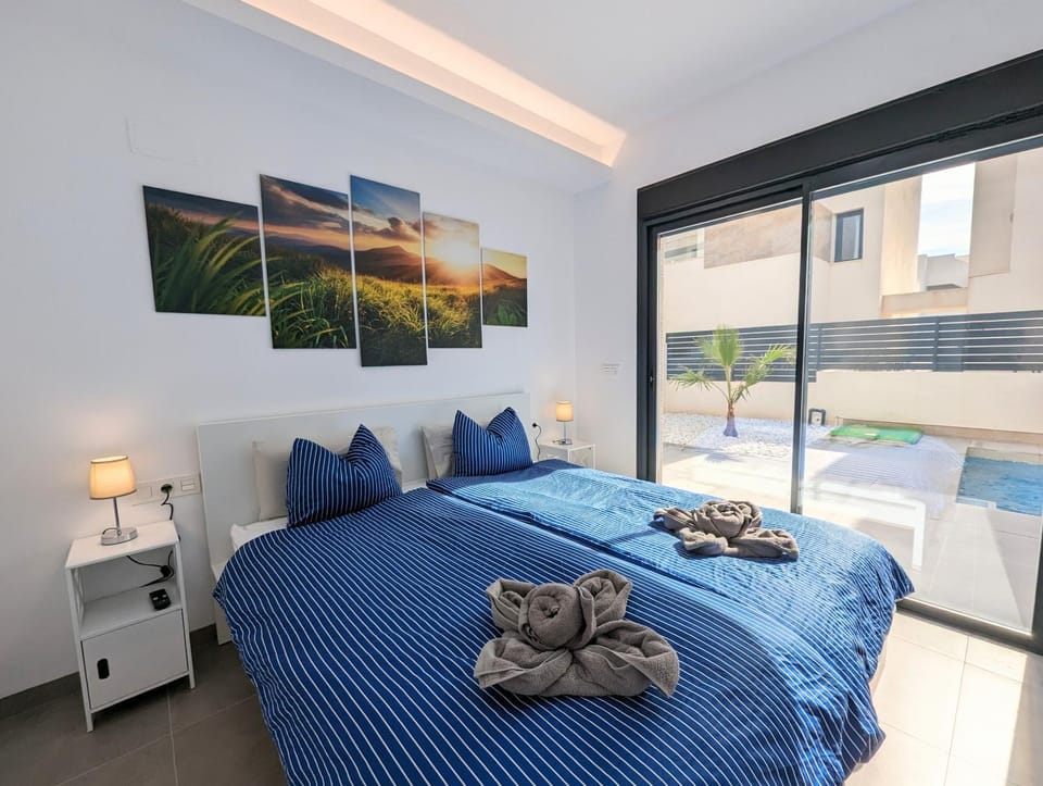 Living room, Bedroom