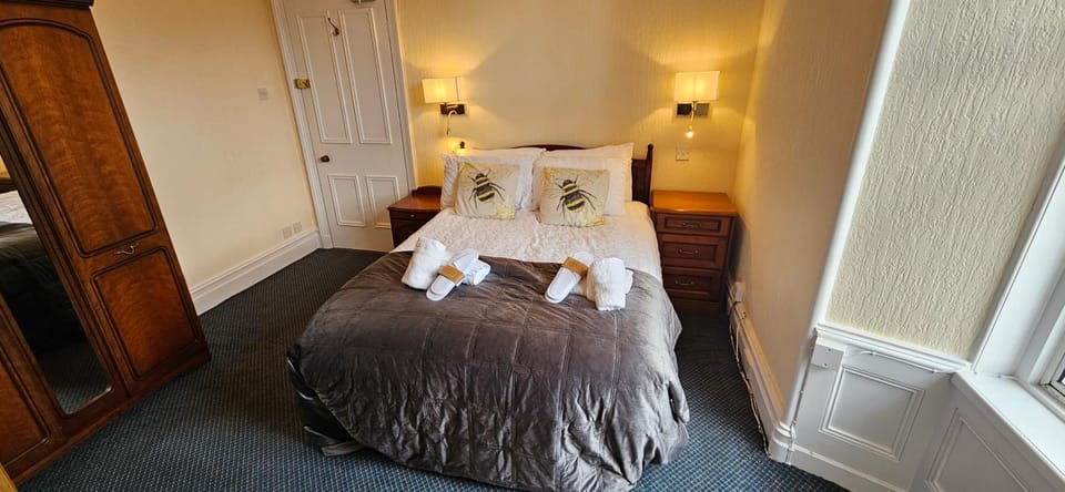 Bed, Photo of the whole room, Bedroom, towels, wardrobe