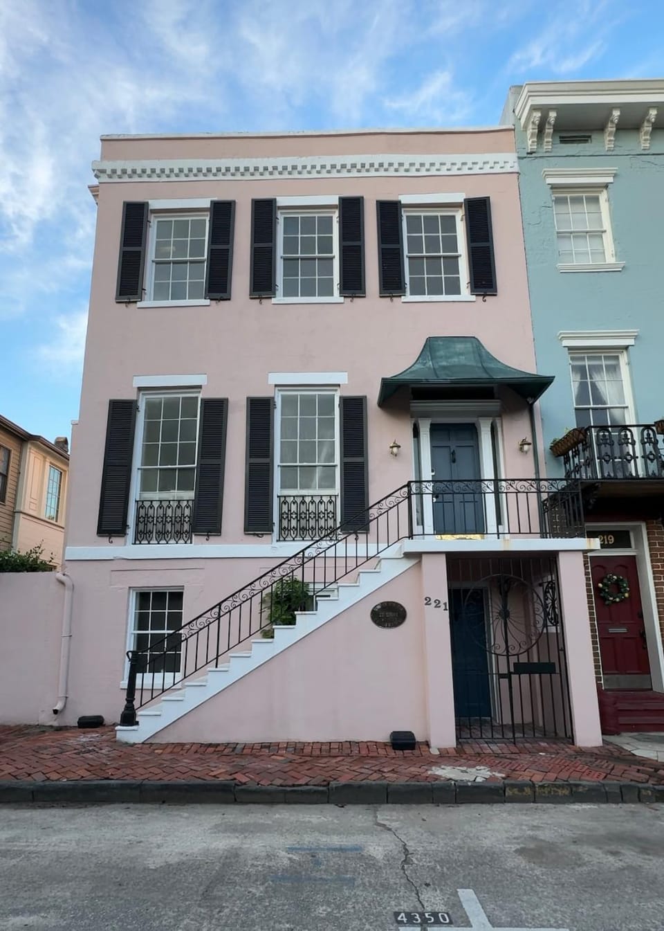 Bosch House Rosé - Zee Suite House in Savannah