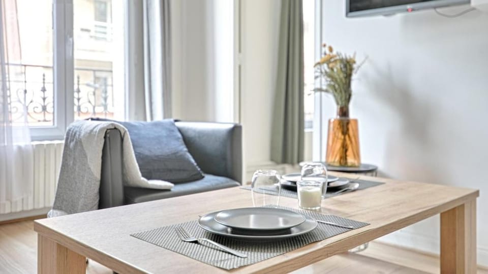 Flower's Power Apartment in Vitry-sur-Seine