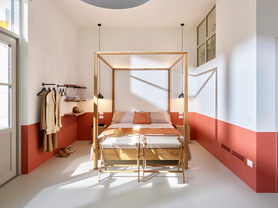 Photo of the whole room, Bedroom