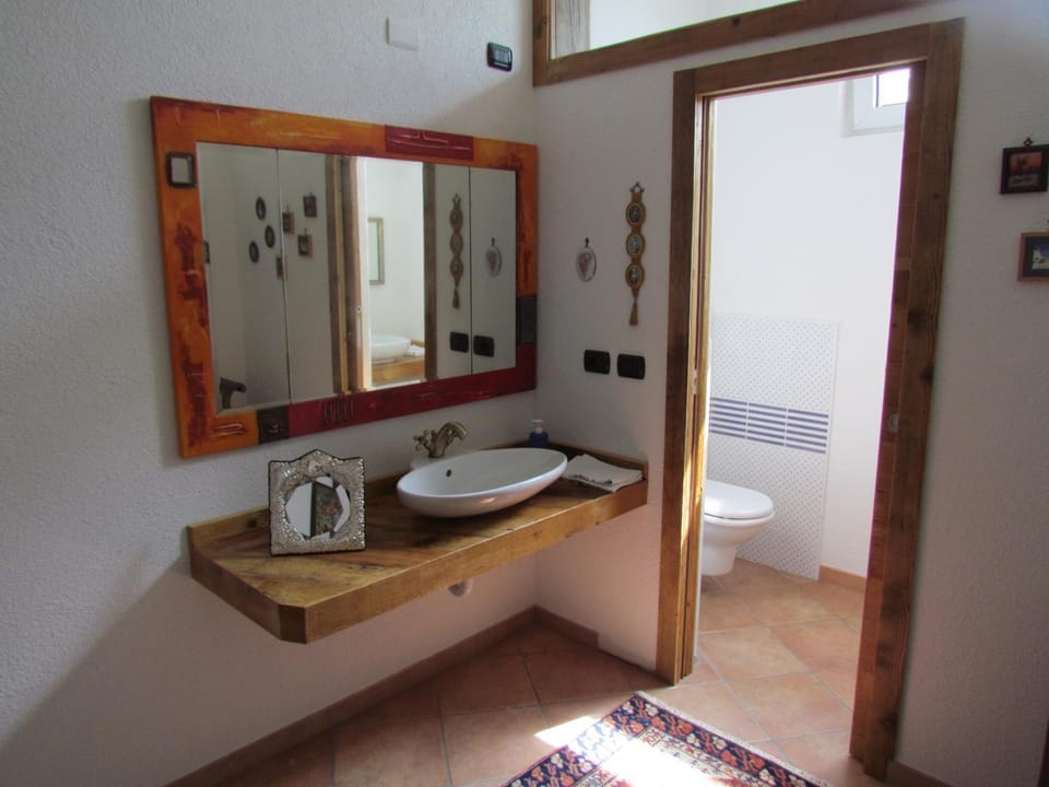 Bathroom, On site, Area and facilities, Time of day