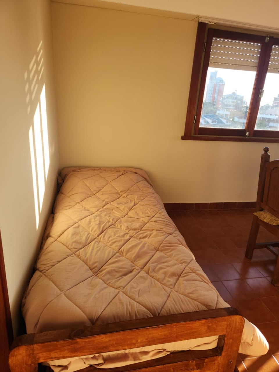 Bed, Dining area