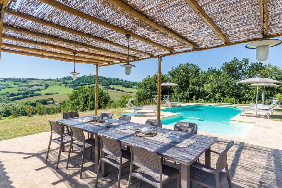 Dining area, Swimming pool