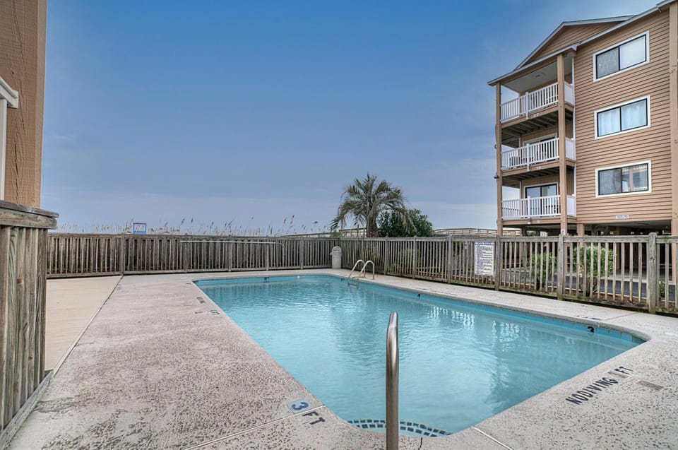 Sand Pebbles Sea 11 House in Carolina Beach