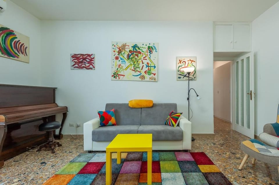 Bright & Stylish Flat near Villa Pamphili Apartment in Rome