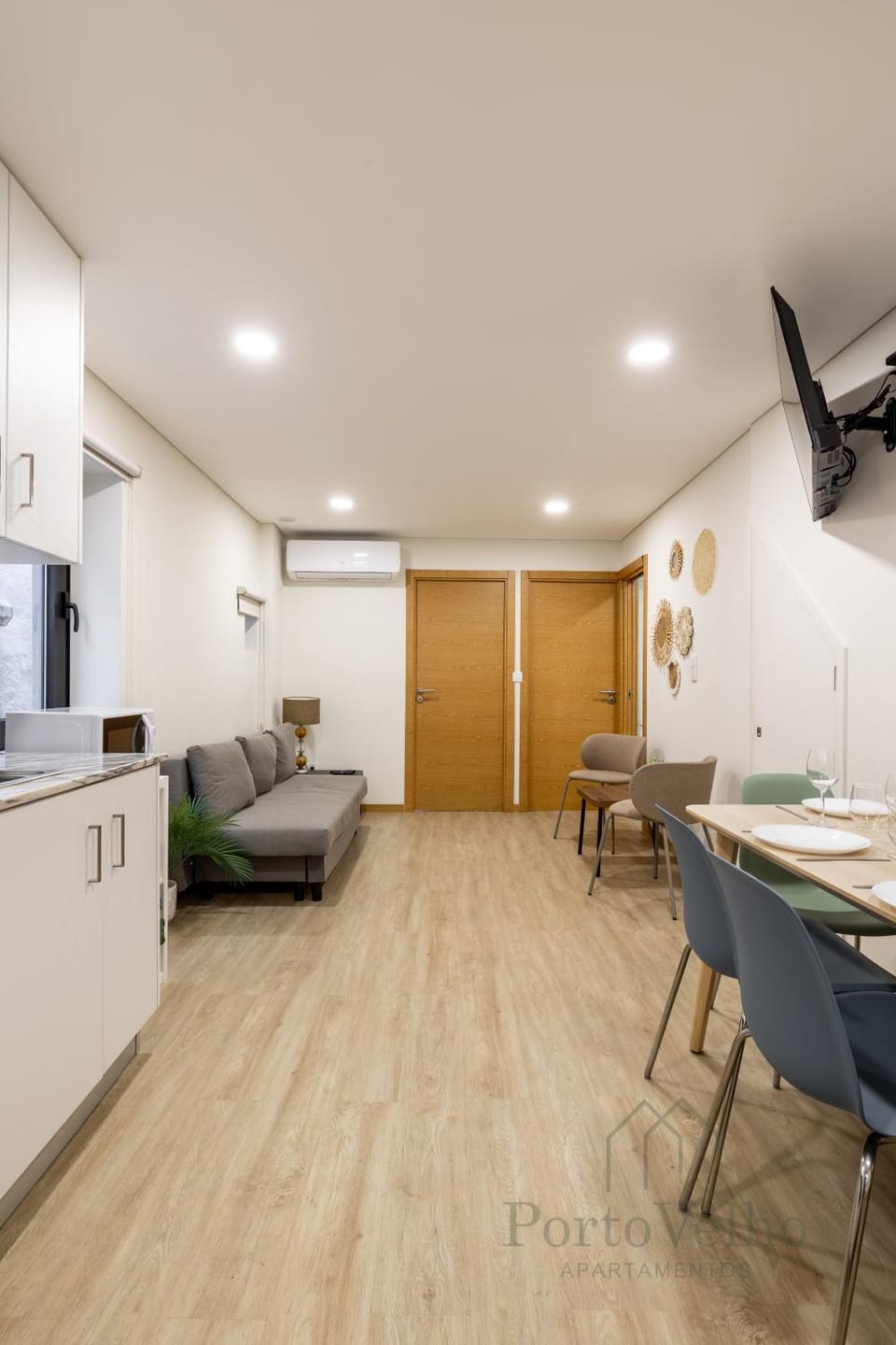 TV and multimedia, Kitchen or kitchenette, Living room, Dining area