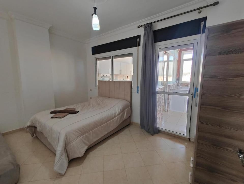 Ibn Batouta Football Stadium 2BR Appartment with Terrace, Fast Wifi, AC Apartment in Tangier