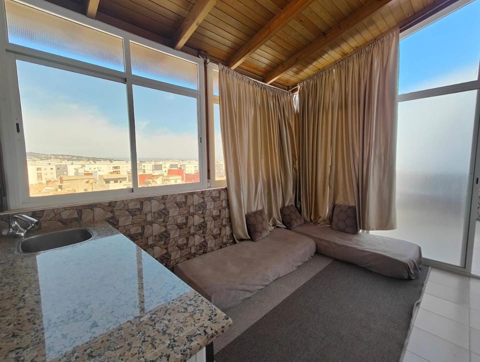 Ibn Batouta Football Stadium 2BR Appartment with Terrace, Fast Wifi, AC Apartment in Tangier