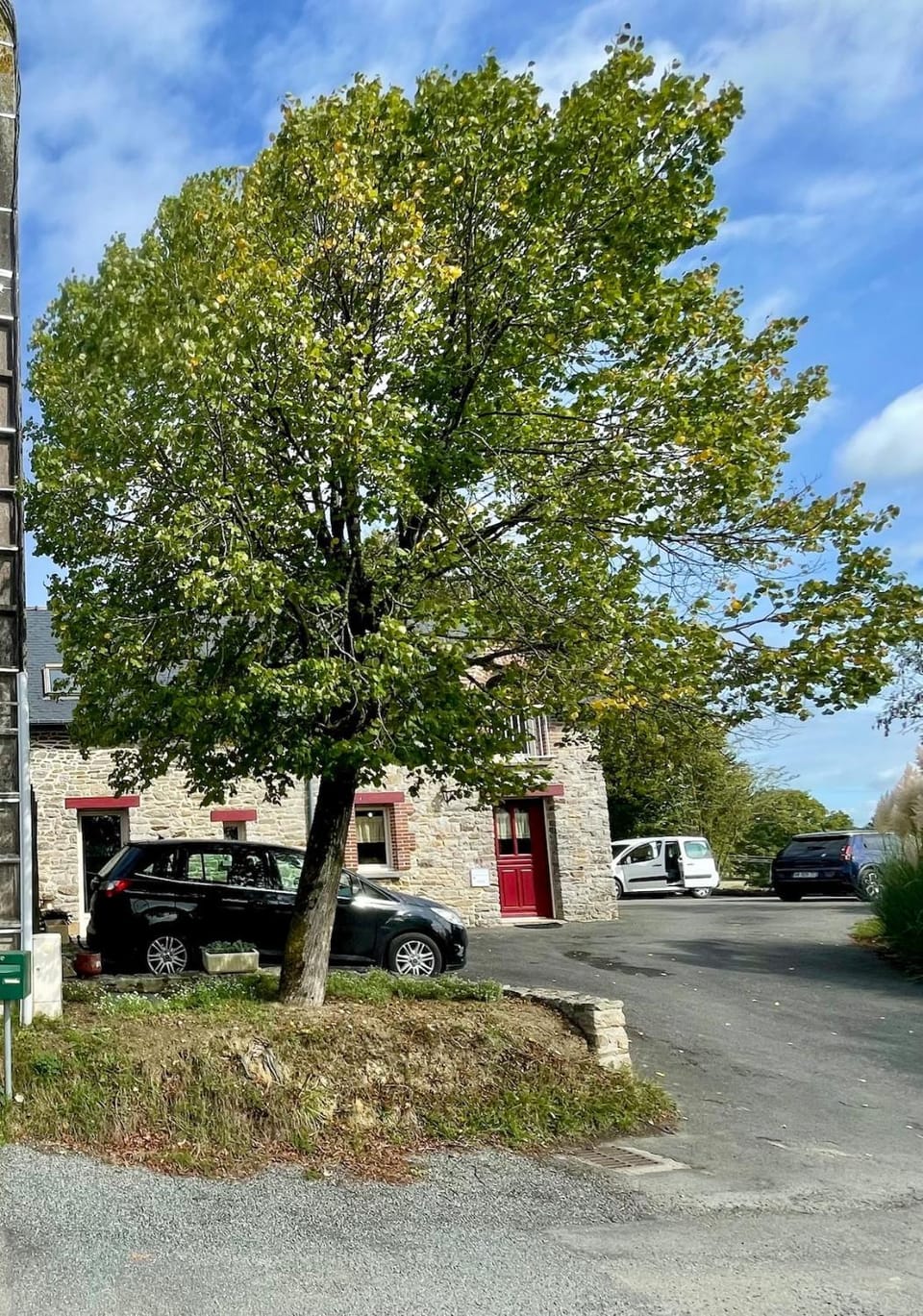 Facade/entrance