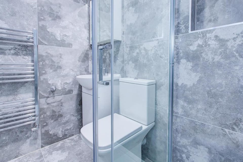 Cosy Flat close to Elizabeth Line Apartment in Ilford