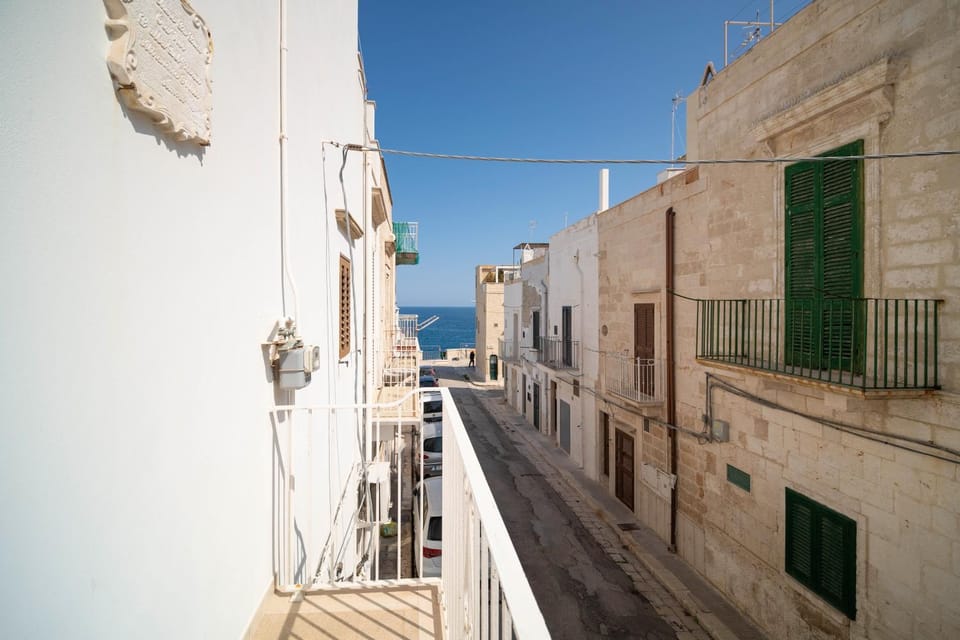 Property building, Day, Balcony/Terrace, City view, Sea view