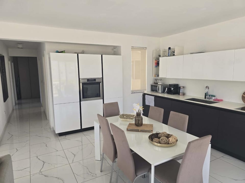 Renata's Three bedrooms Penthouse with Sea view Apartment in Malta