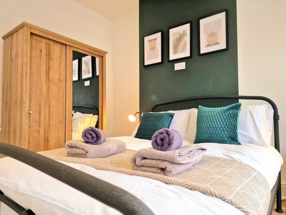 Bed, Photo of the whole room, Bedroom, towels, wardrobe