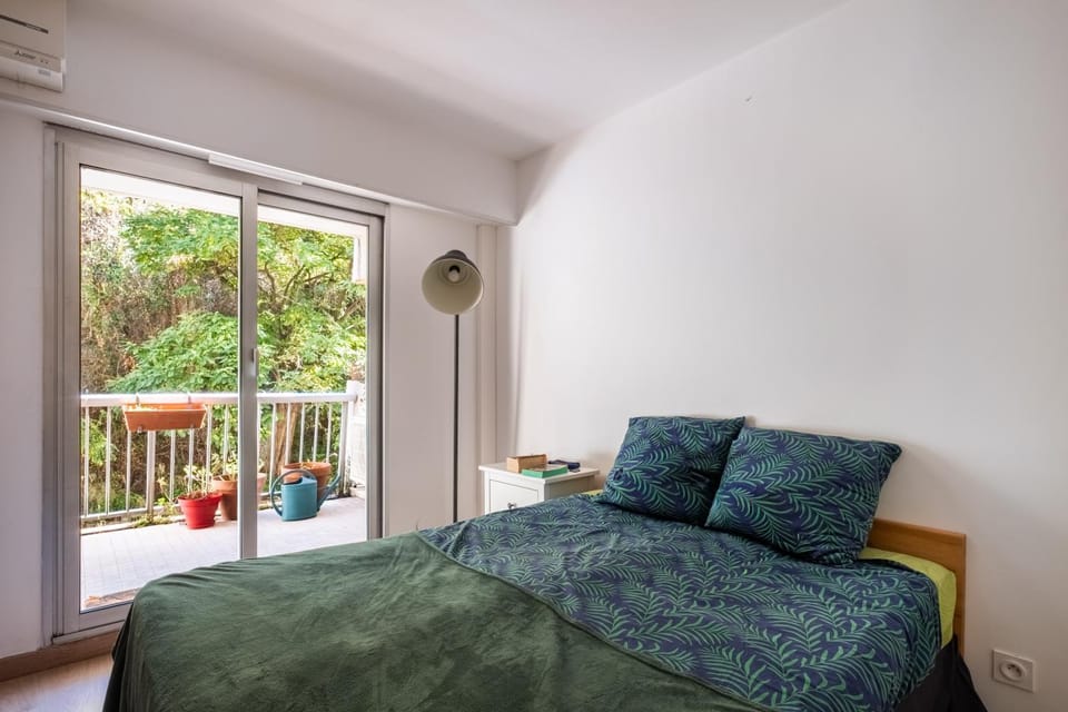 Property building, Living room, Bedroom