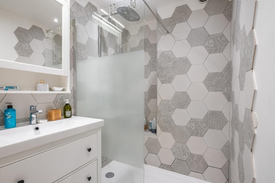 Bathroom, Living room