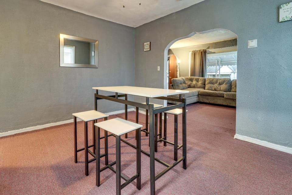 Easy Dtwn Detroit Access: Pet-Friendly Family Home House in Detroit