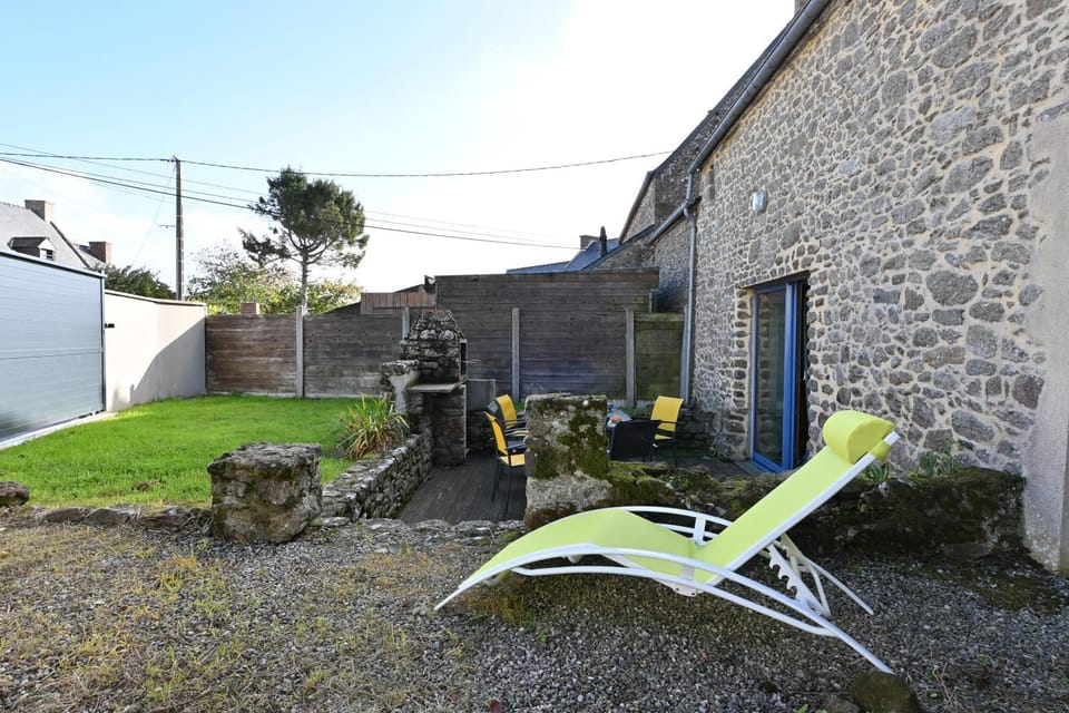 Patio, Garden, Garden view, sunbed