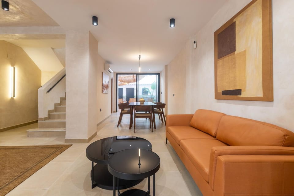 Living room, Seating area, air conditioner